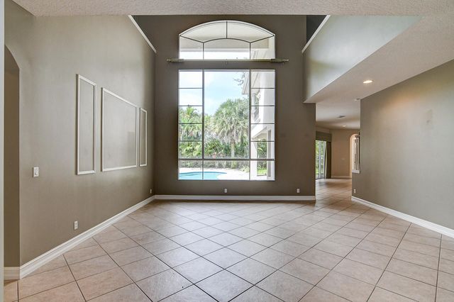 670 Edgebrook Lane, West Palm Beach, FL 33411