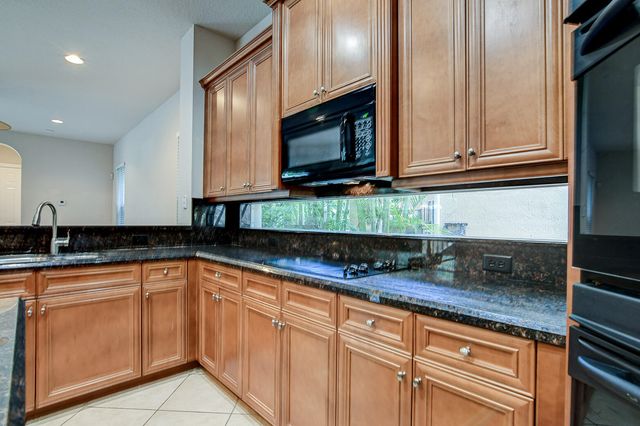 670 Edgebrook Lane, West Palm Beach, FL 33411