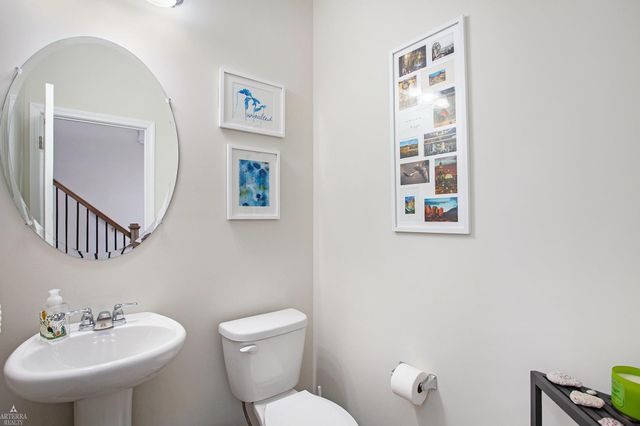 526 Addison Circle, Commerce Twp, MI 48390