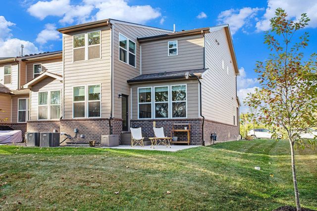 526 Addison Circle, Commerce Twp, MI 48390