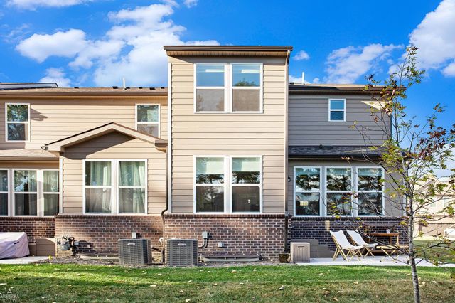 526 Addison Circle, Commerce Twp, MI 48390