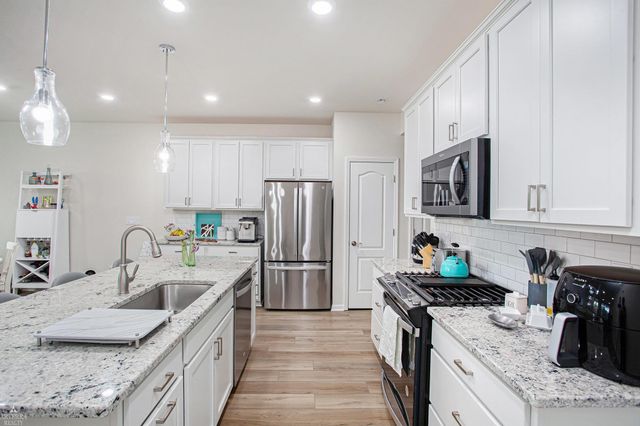 526 Addison Circle, Commerce Twp, MI 48390