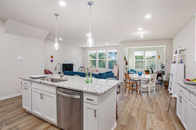 526 Addison Circle, Commerce Twp, MI 48390