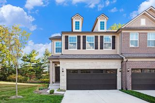 526 Addison Circle, Commerce Twp, MI 48390