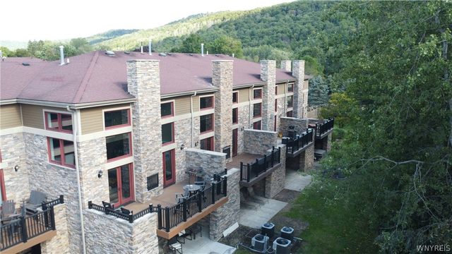 13 Ellicottvillas, Ellicottville, NY 14731