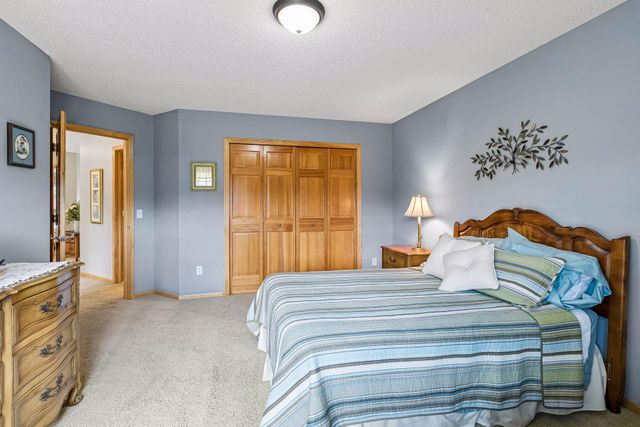 4705 Xene Lane N, Plymouth, MN 55446
