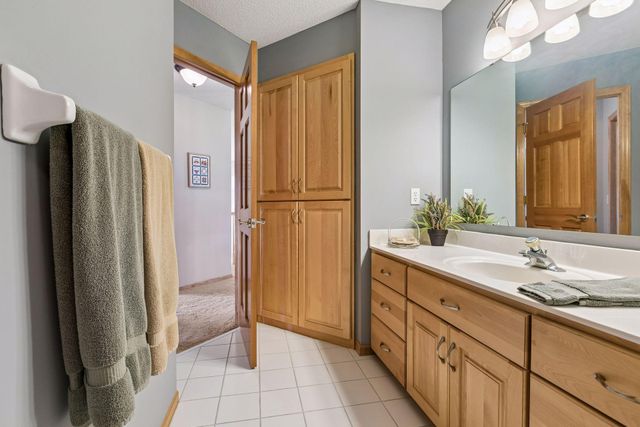4705 Xene Lane N, Plymouth, MN 55446