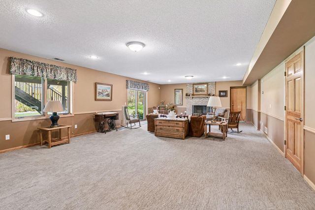 4705 Xene Lane N, Plymouth, MN 55446