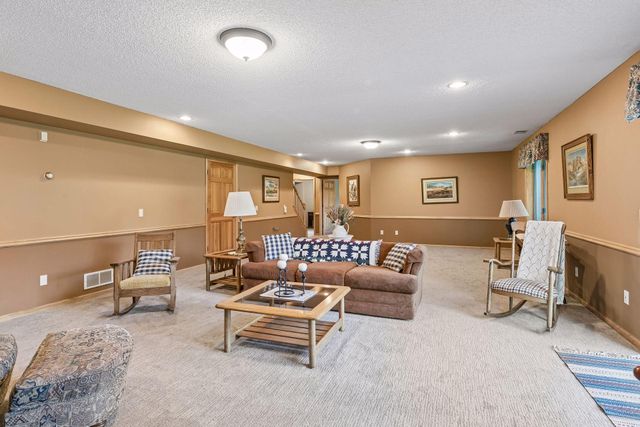 4705 Xene Lane N, Plymouth, MN 55446