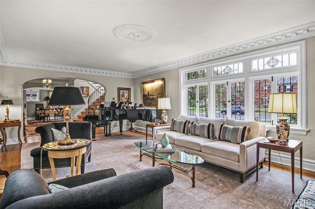 6331 Alexander Drive, Clayton, MO 63105