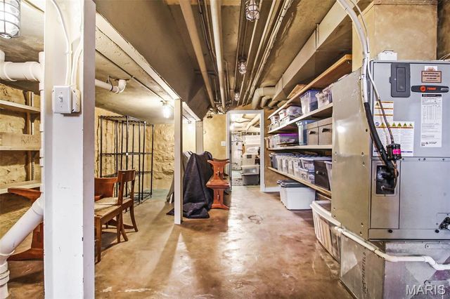 6331 Alexander Drive, Clayton, MO 63105