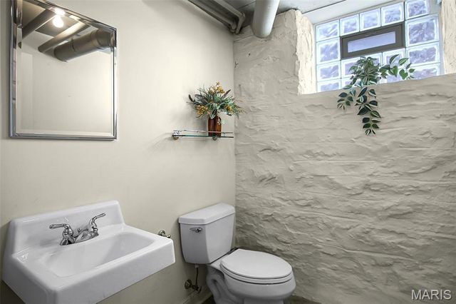 6331 Alexander Drive, Clayton, MO 63105