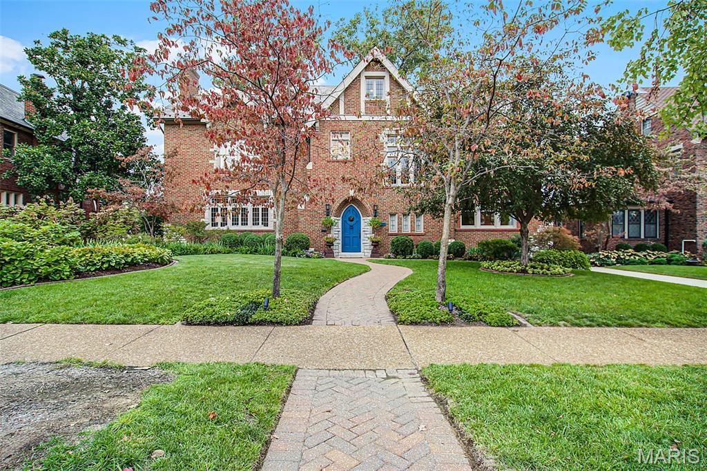 6331 Alexander Drive, Clayton, MO 63105