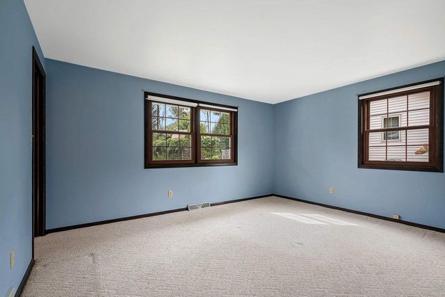 2439 MORNING STAR TRAIL, Green Bay, WI 54302