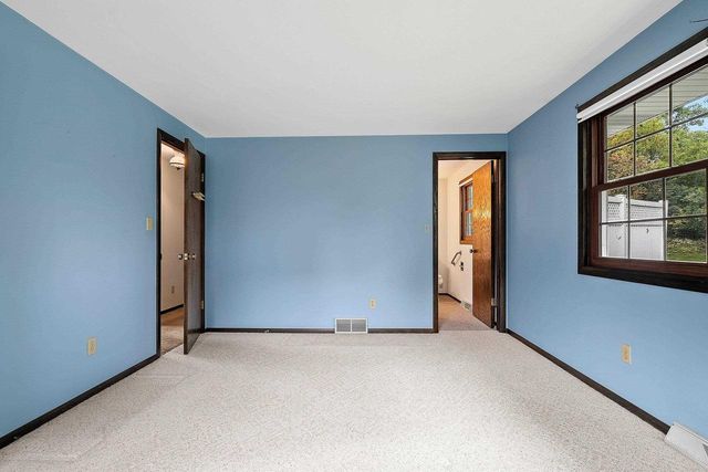 2439 MORNING STAR TRAIL, Green Bay, WI 54302