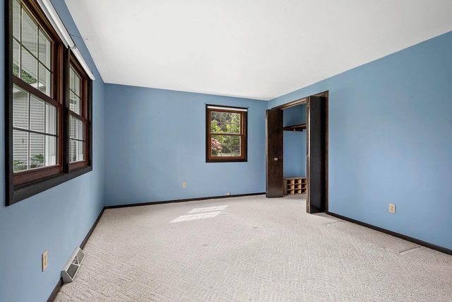 2439 MORNING STAR TRAIL, Green Bay, WI 54302