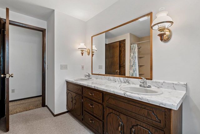 2439 MORNING STAR TRAIL, Green Bay, WI 54302