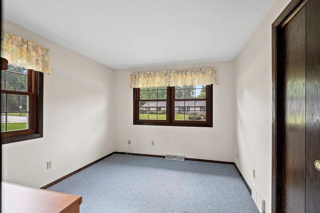 2439 MORNING STAR TRAIL, Green Bay, WI 54302