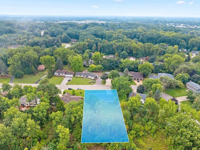 2439 MORNING STAR TRAIL, Green Bay, WI 54302