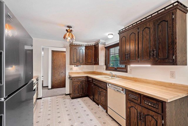 2439 MORNING STAR TRAIL, Green Bay, WI 54302