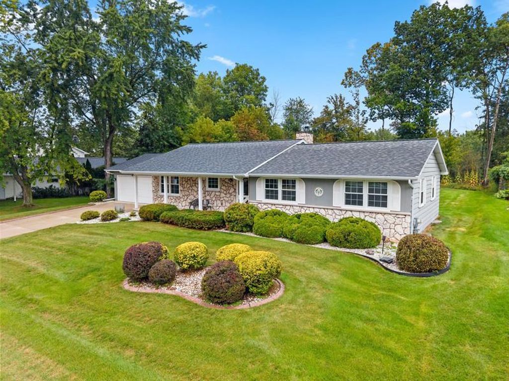 2439 MORNING STAR TRAIL, Green Bay, WI 54302