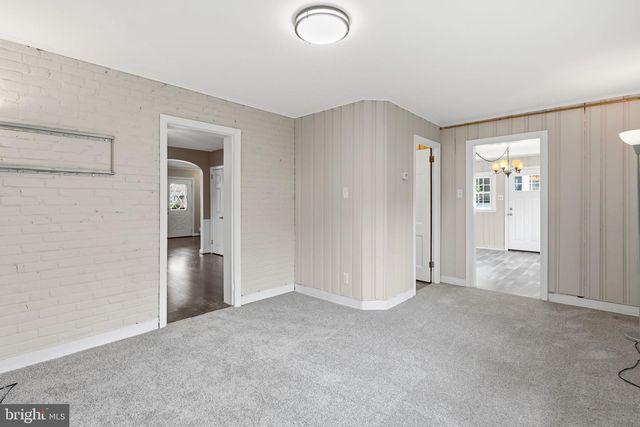 152 TREATY RD, Drexel Hill, PA 19026