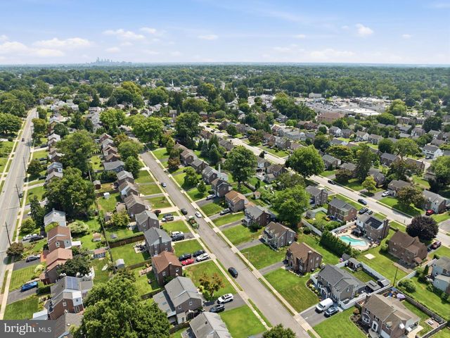 152 TREATY RD, Drexel Hill, PA 19026