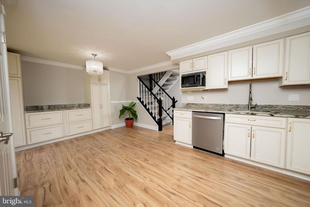 9203 SHEFFIELD HUNT CT, Lorton, VA 22079