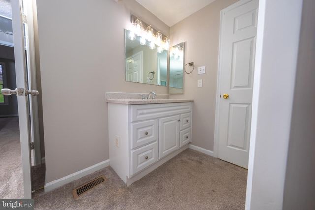 9203 SHEFFIELD HUNT CT, Lorton, VA 22079