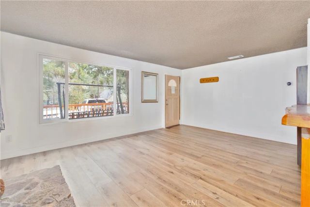 360 Maple Lane, Sugarloaf, CA 92386