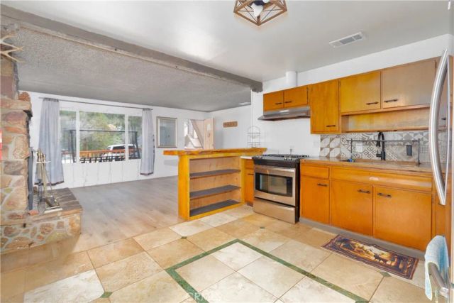 360 Maple Lane, Sugarloaf, CA 92386