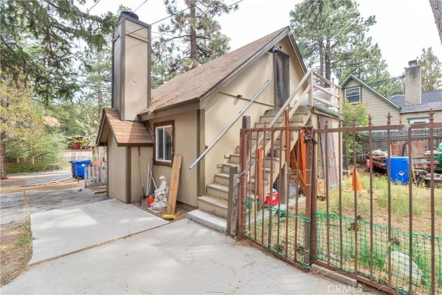 360 Maple Lane, Sugarloaf, CA 92386