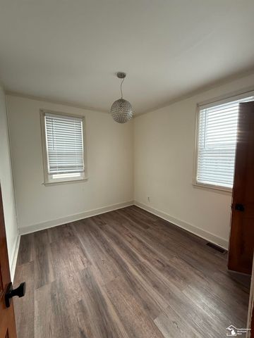 35247 Currier Street, Wayne, MI 48184