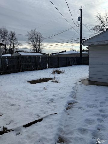 35247 Currier Street, Wayne, MI 48184