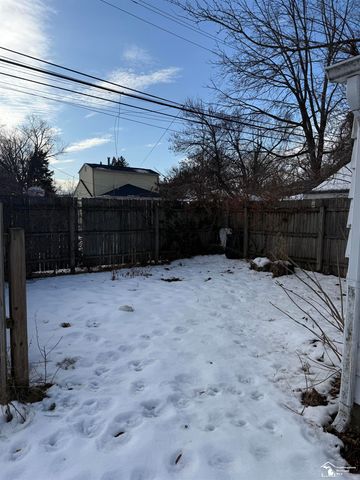 35247 Currier Street, Wayne, MI 48184