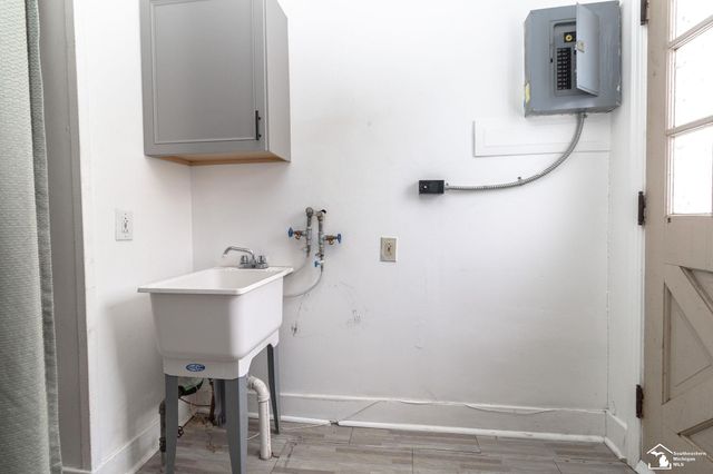 35247 Currier Street, Wayne, MI 48184