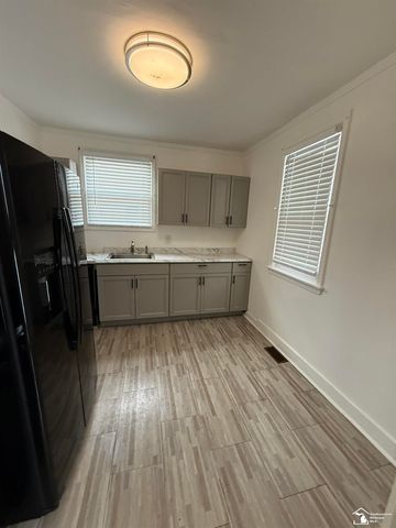 35247 Currier Street, Wayne, MI 48184