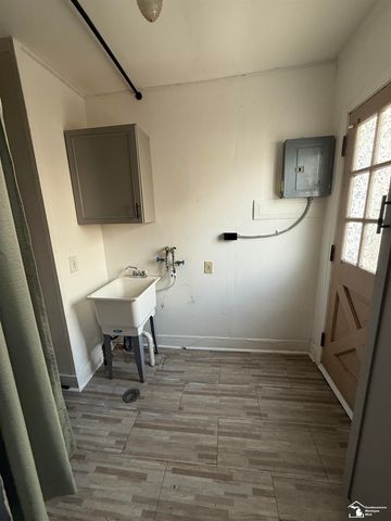 35247 Currier Street, Wayne, MI 48184