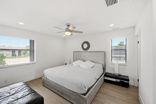 4699 E Lucerne Lakes Boulevard 206, Lake Worth, FL 33467