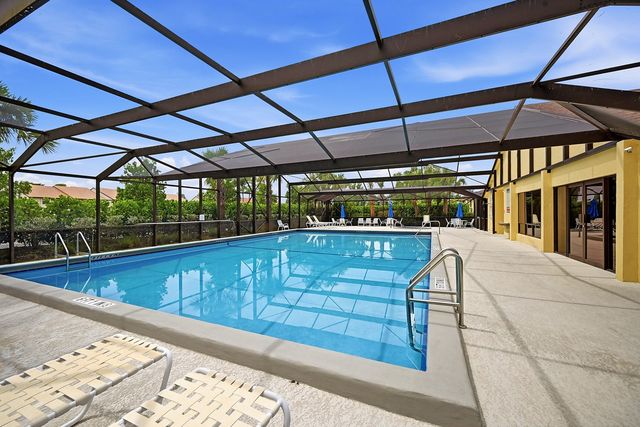 4699 E Lucerne Lakes Boulevard 206, Lake Worth, FL 33467