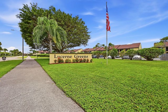 4699 E Lucerne Lakes Boulevard 206, Lake Worth, FL 33467
