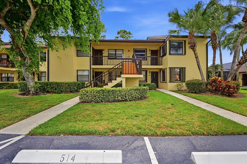 4699 E Lucerne Lakes Boulevard 206, Lake Worth, FL 33467