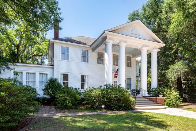 458 Hampton Street, Walterboro, SC 29488