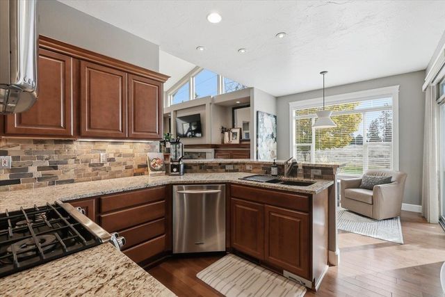 10905 N Acoma Dr, Spokane, WA 99208