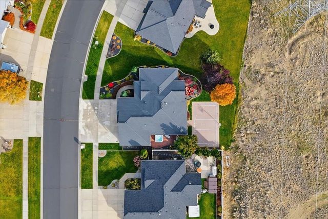 10905 N Acoma Dr, Spokane, WA 99208