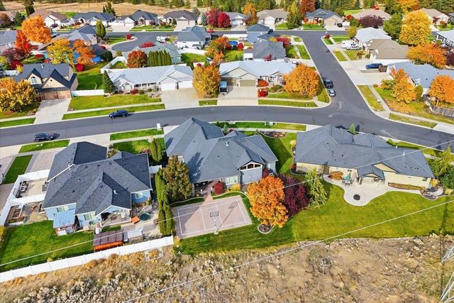 10905 N Acoma Dr, Spokane, WA 99208