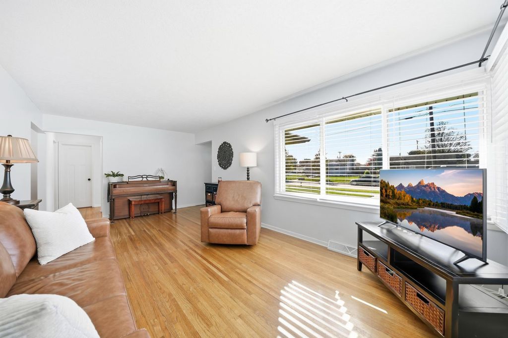 1108 Hoffman Street W, Cannon Falls, MN 55009 — photo 4