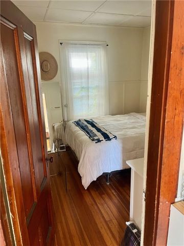 21 Dean Avenue 2, Newport, RI 02840