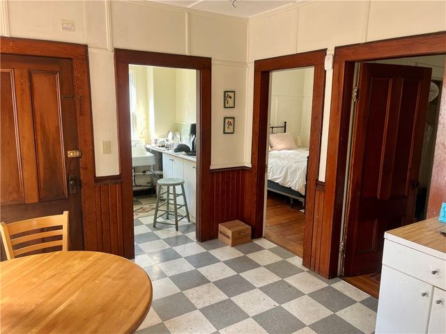 21 Dean Avenue 2, Newport, RI 02840