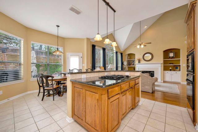 802 Little Cub Way, Euless, TX 76039